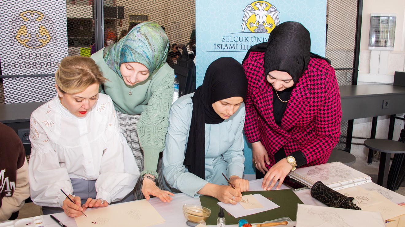 Selçuk Üniversitesi Fen Fakültesinde afetzedeler için atölye çalışması ve kermes etkinliği